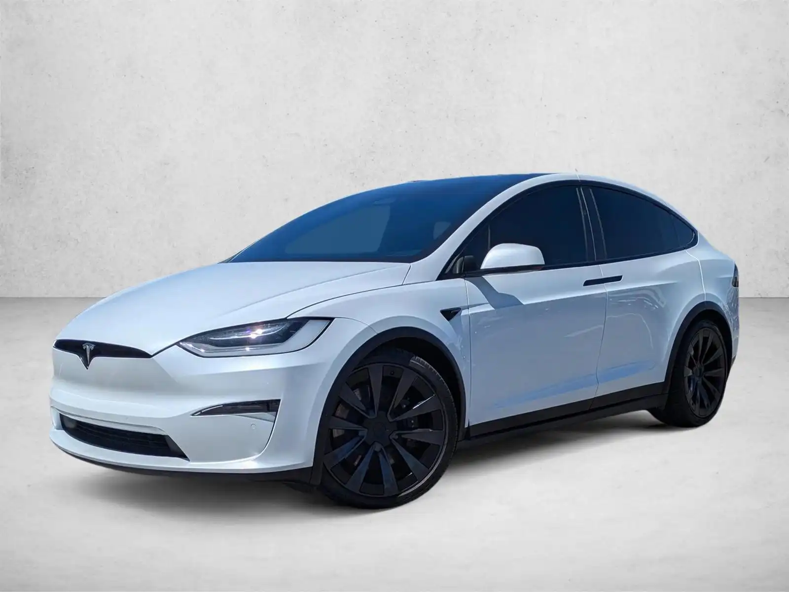 2023 Tesla Model X Long Range's photo