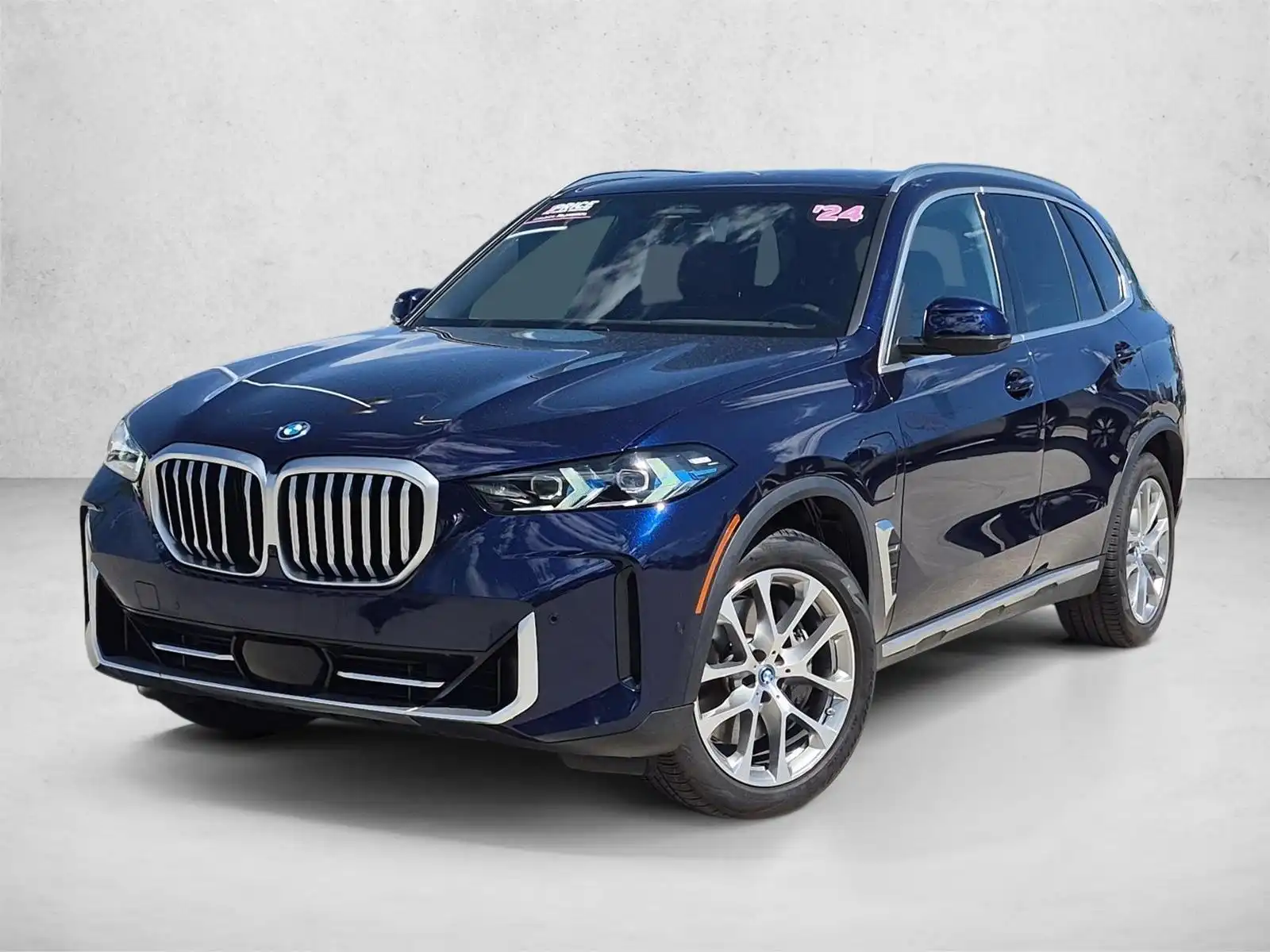 2024 BMW X5 xDrive50e's photo