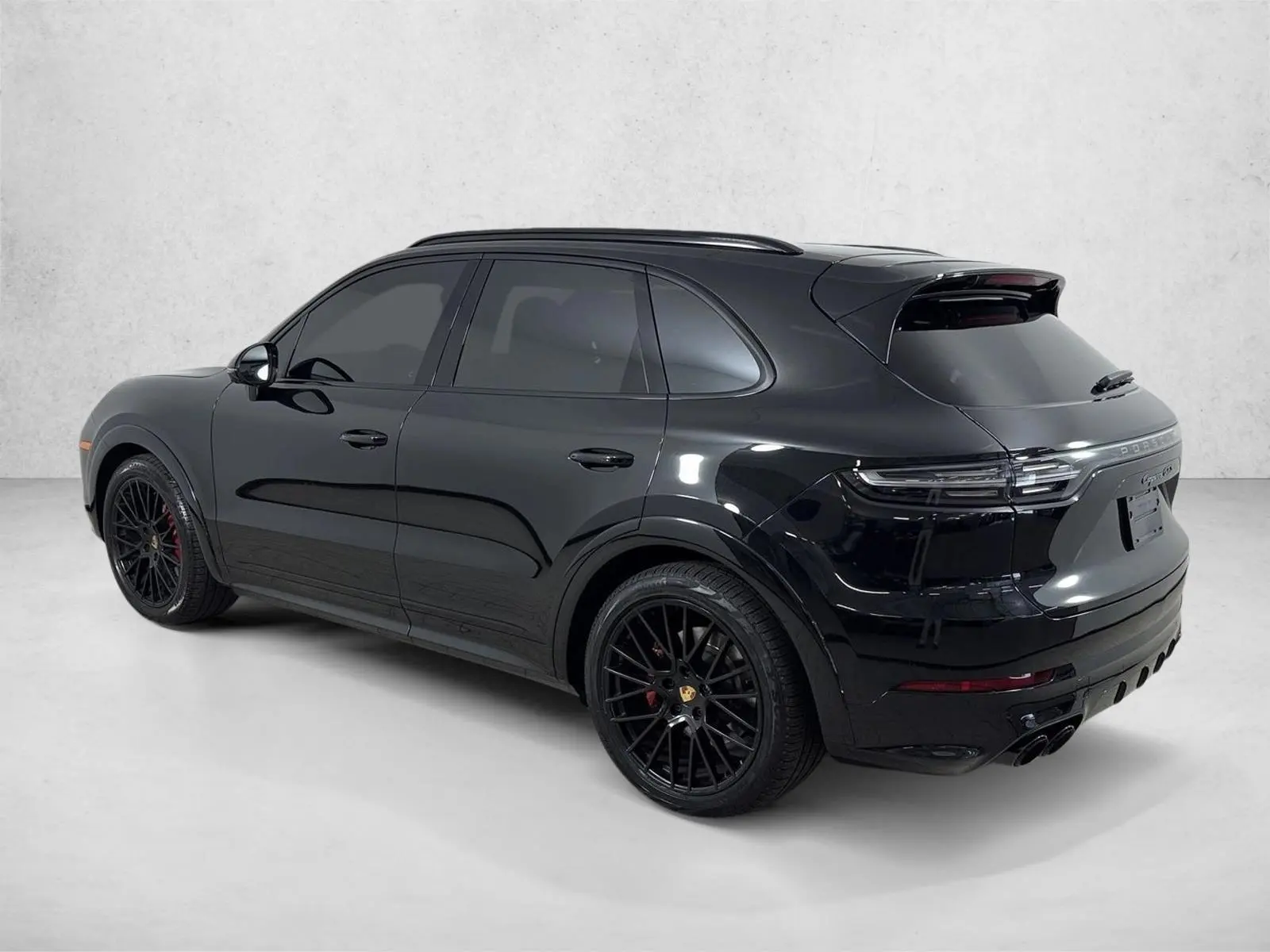 2023 Porsche Cayenne GTS photo 3