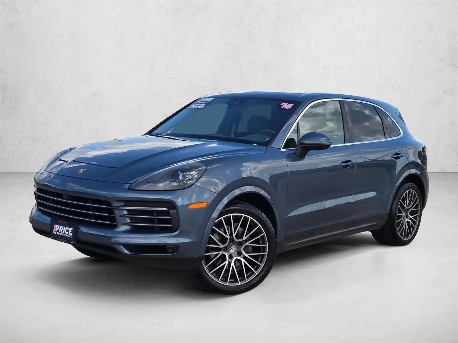 2019 Porsche Cayenne Base's photo