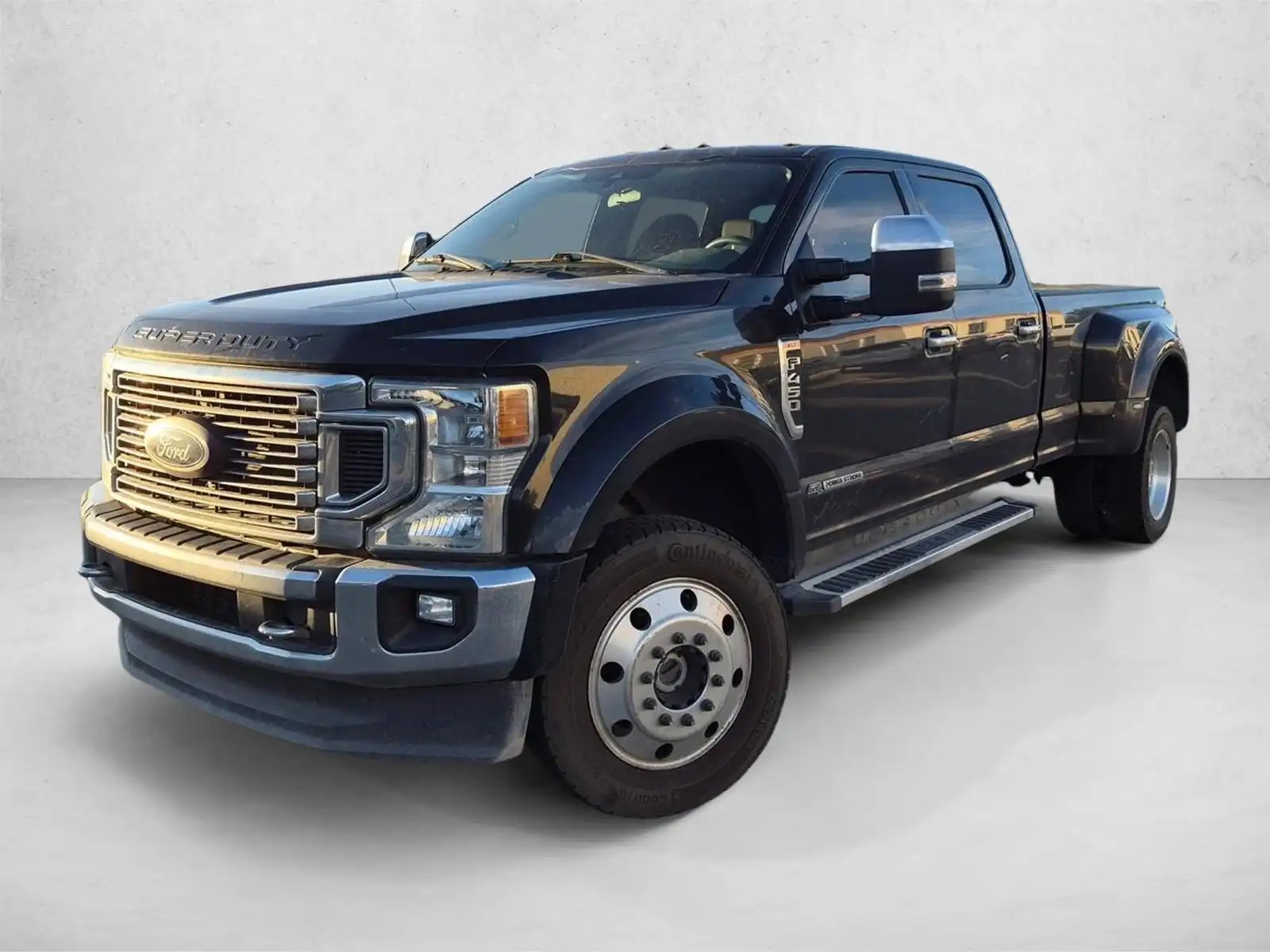 2022 Ford F-450 XLT 4x4 Crew Cab 8' Box DRW's photo