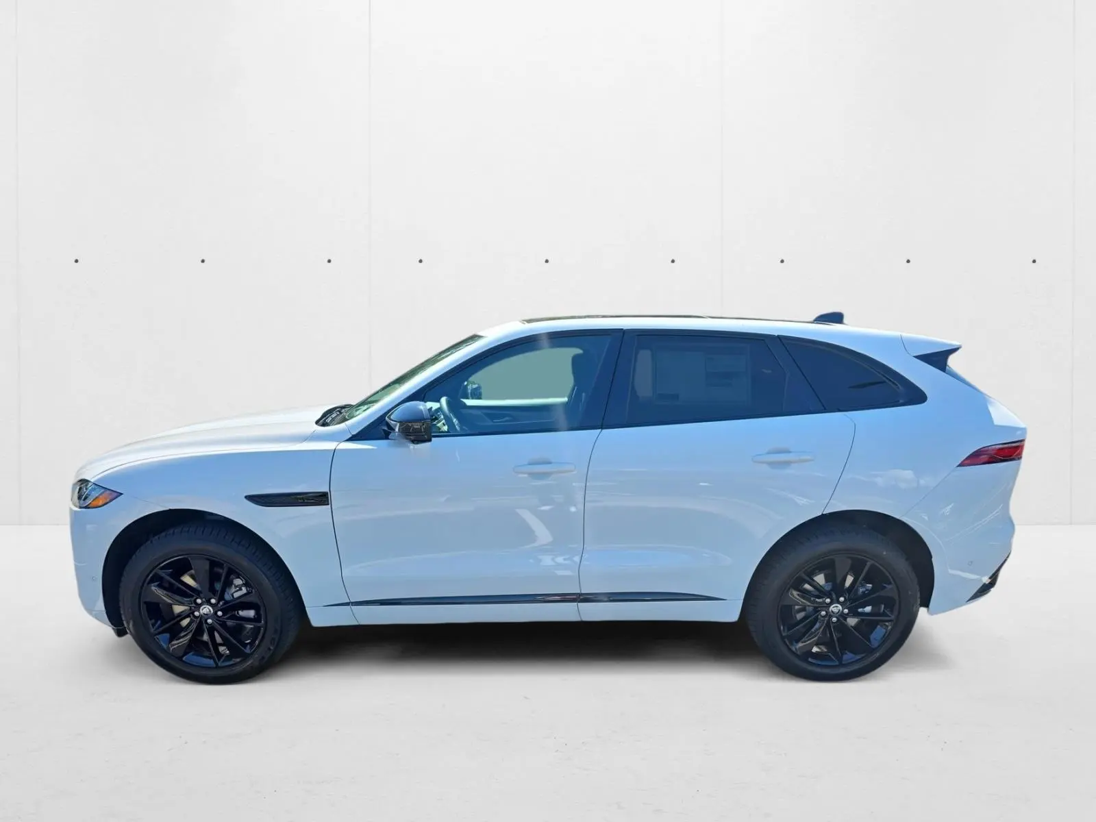 2026 Jaguar F-PACE P250 R-Dynamic S photo 5