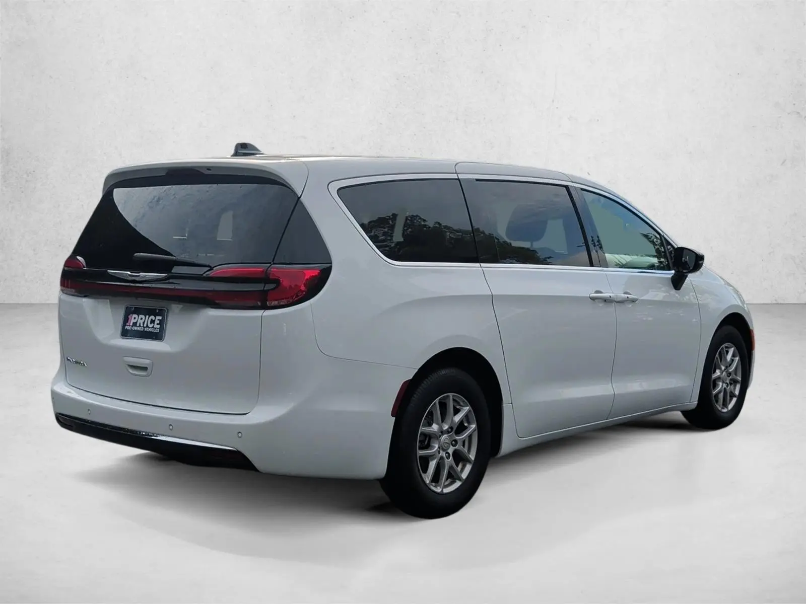 2025 Chrysler Pacifica Select photo 5