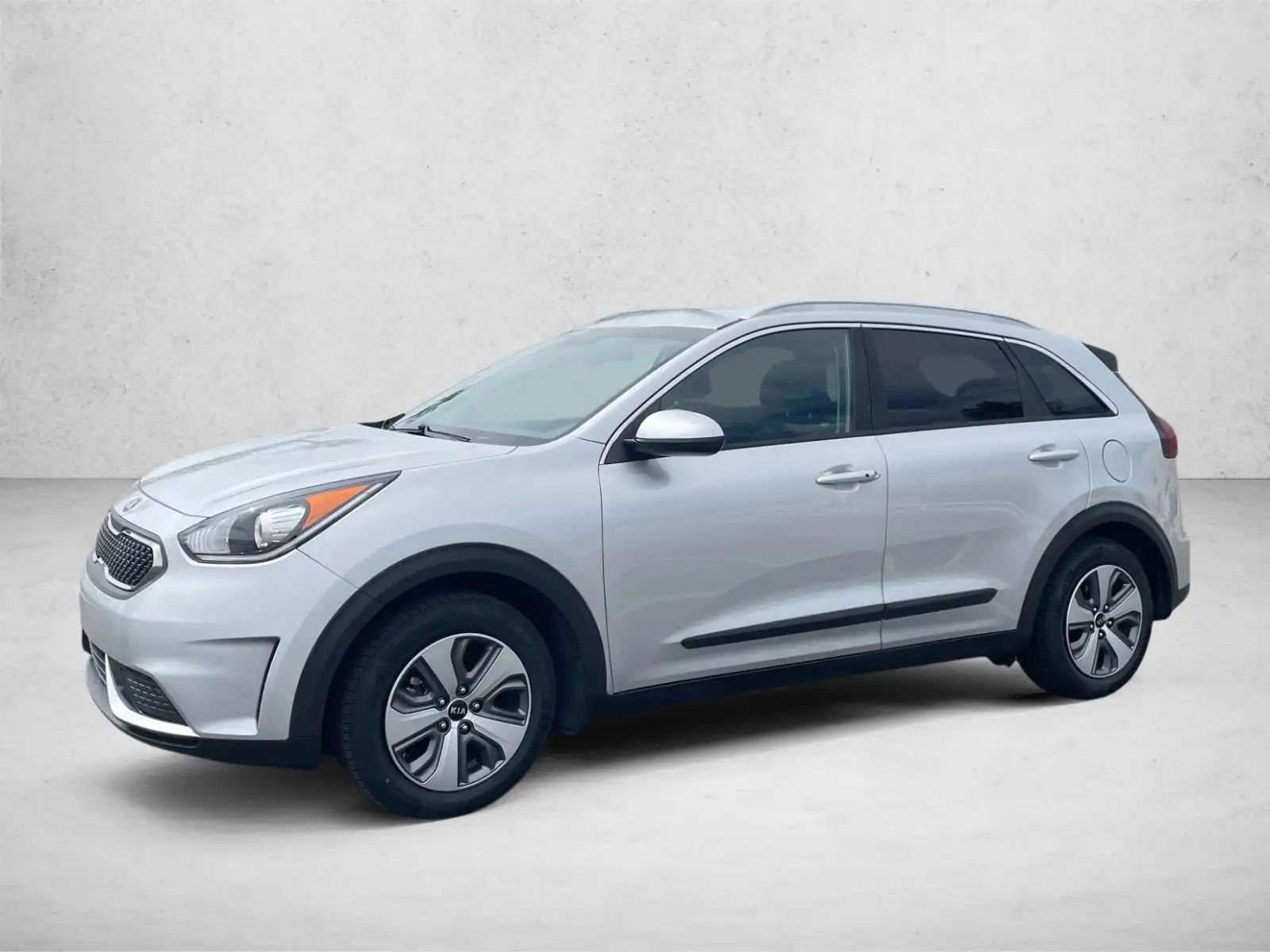 2019 Kia Niro LX's photo