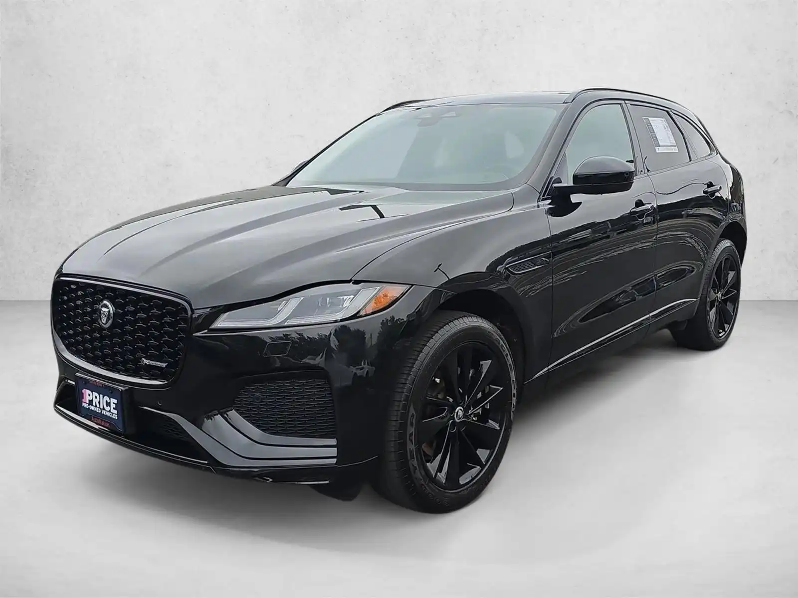 2024 Jaguar F-PACE P250 R-Dynamic S's photo