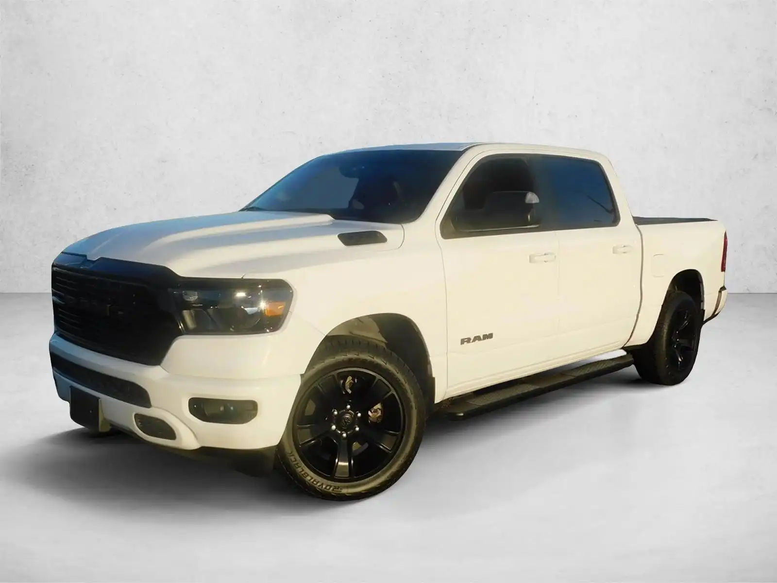 2020 RAM 1500 Big Horn/Lone Star 4WD Crew Cab 5'7's photo