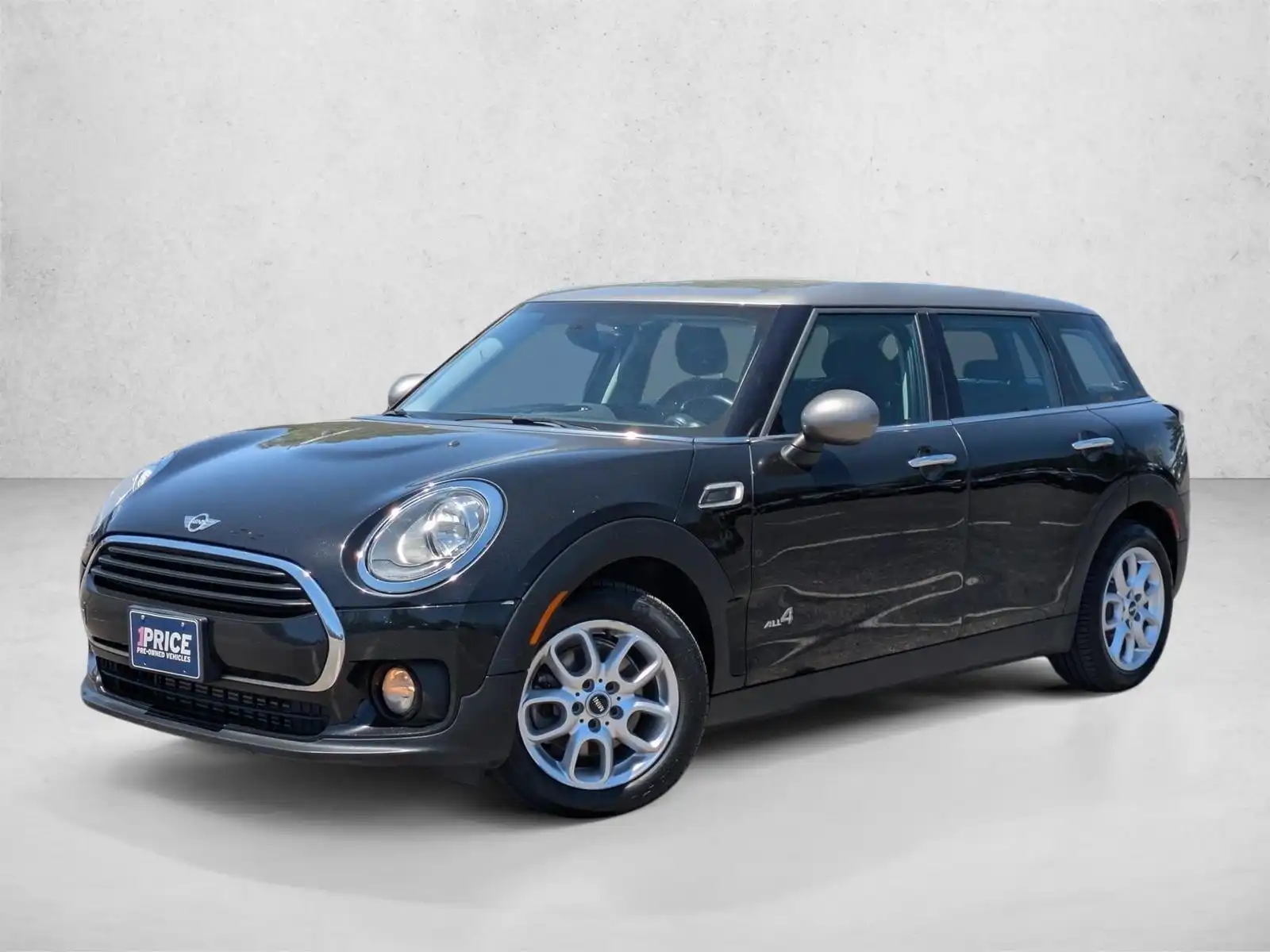 2017 MINI Clubman Cooper ALL4's photo