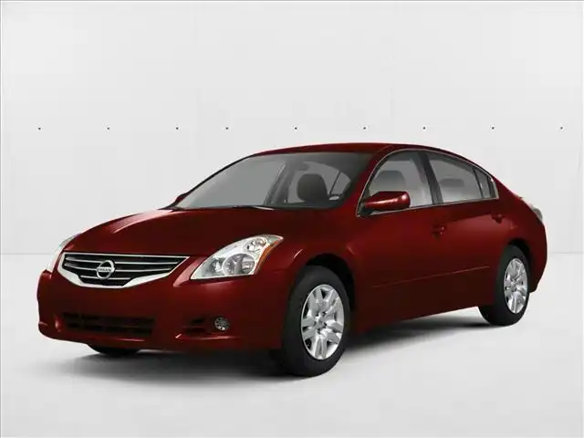 2010 Nissan Altima's photo