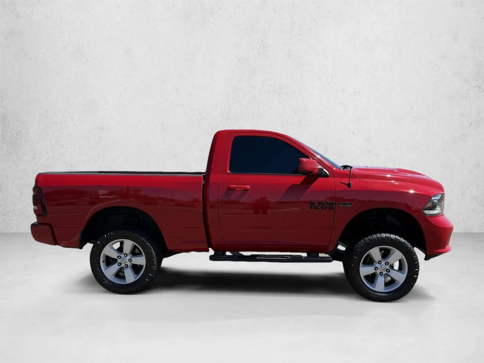2014 RAM 1500 Express Regular Cab photo 4