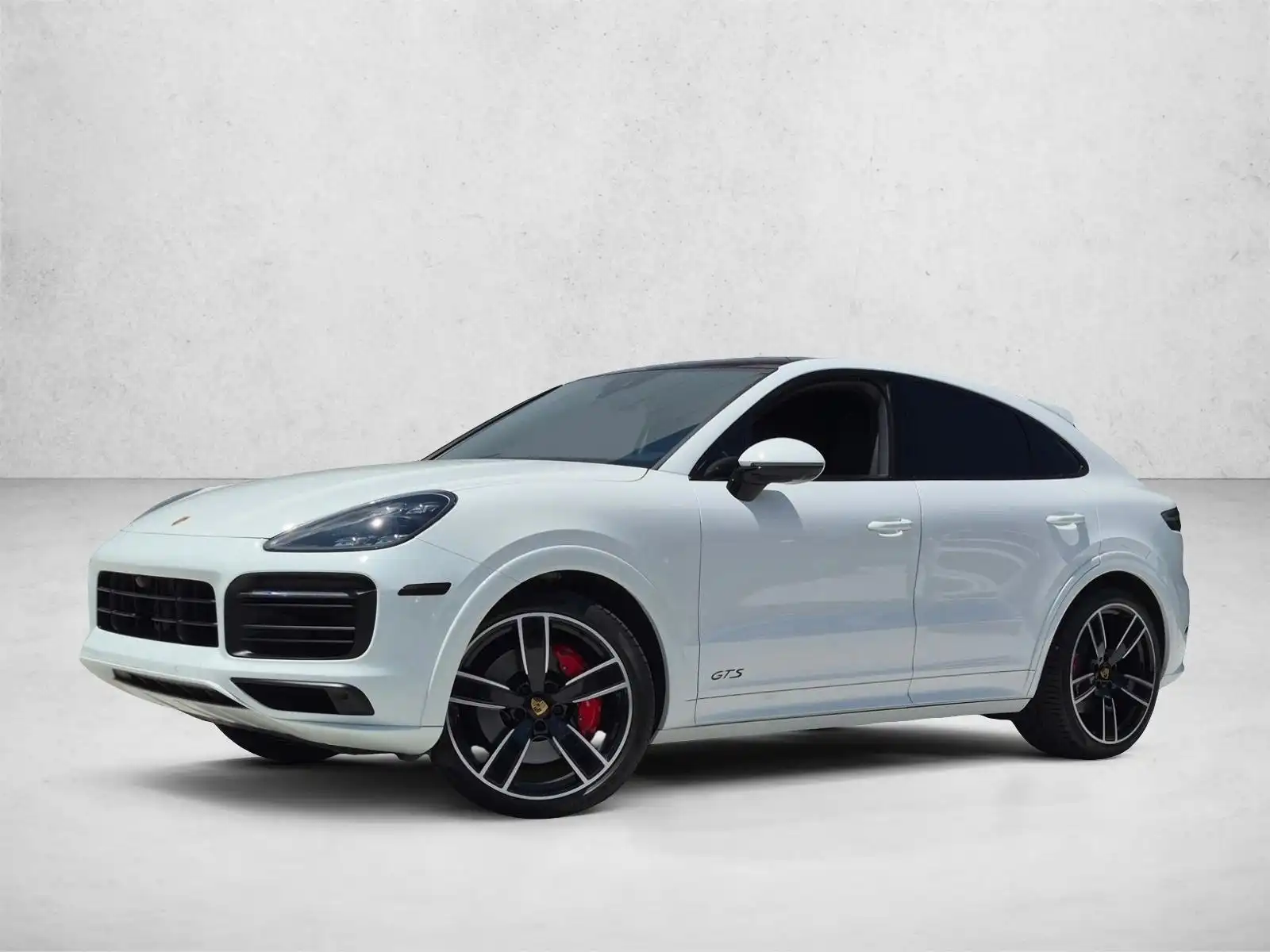 2023 Porsche Cayenne GTS's photo