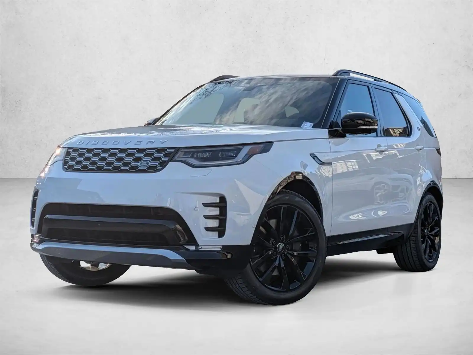 2026 Land Rover Discovery P360 Gemini Edition's photo