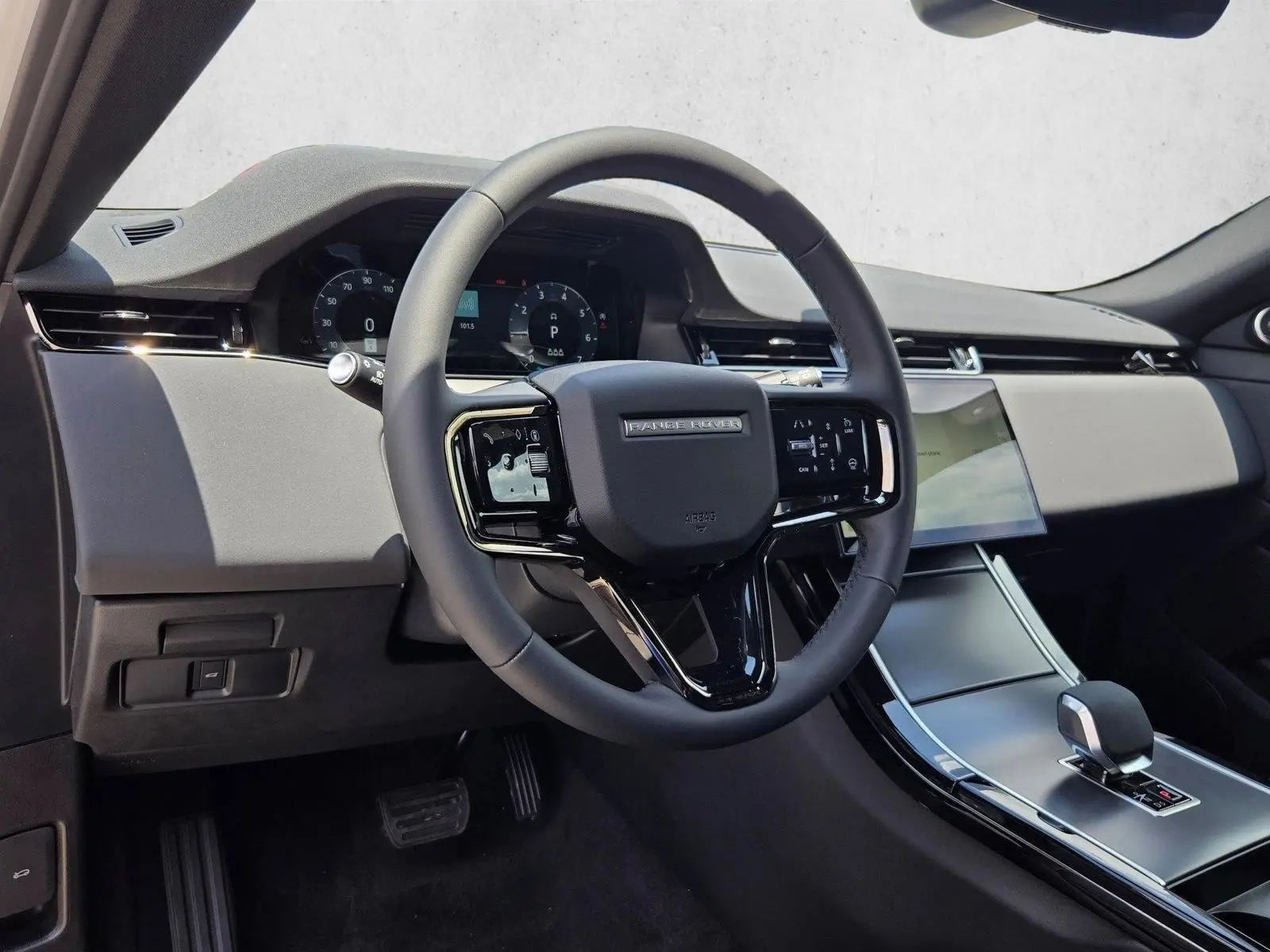 2026 Land Rover Range Rover Evoque S photo 3