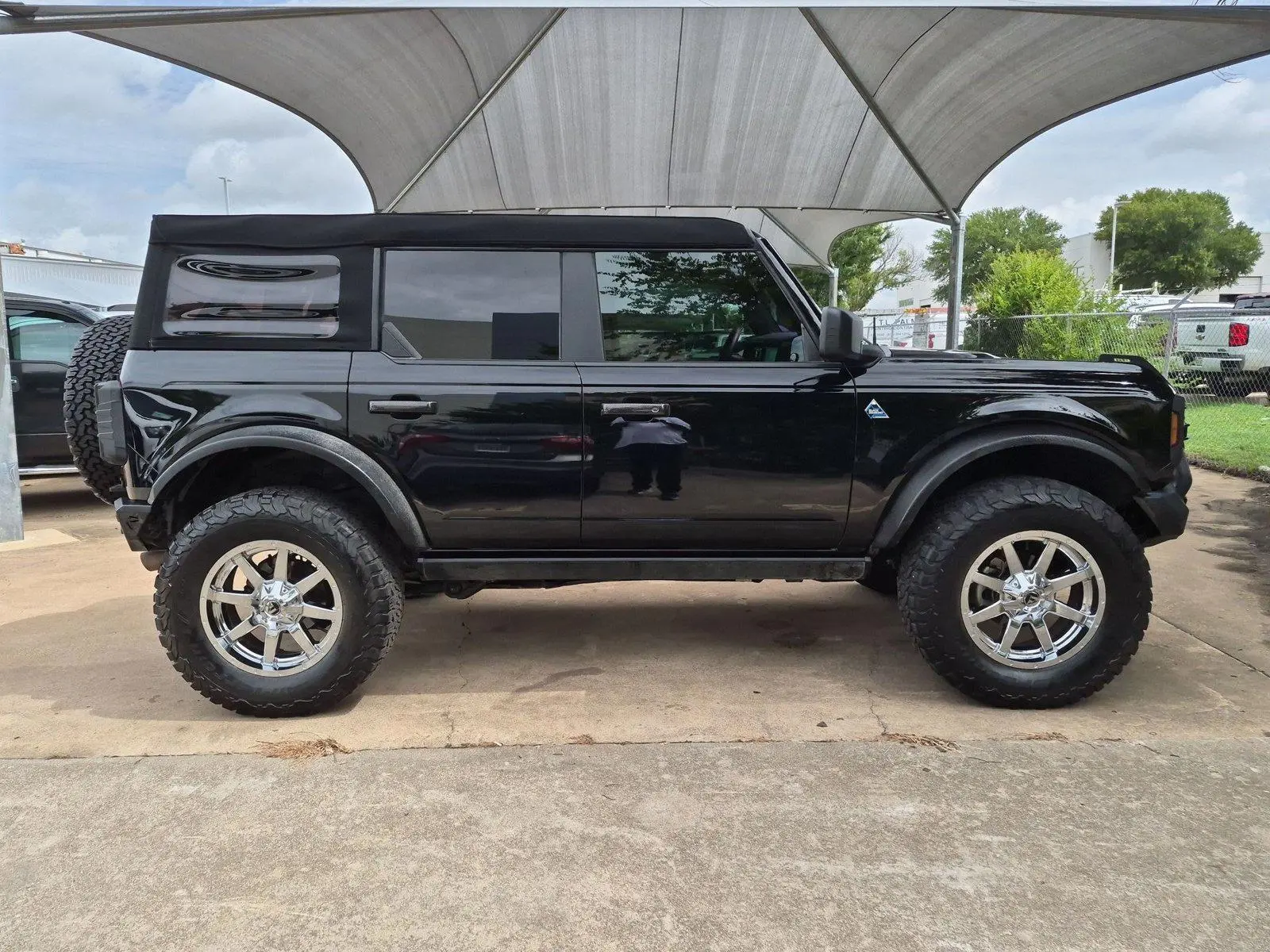 2023 Ford Bronco Black Diamond Advanced (322A) 4x4 photo 4