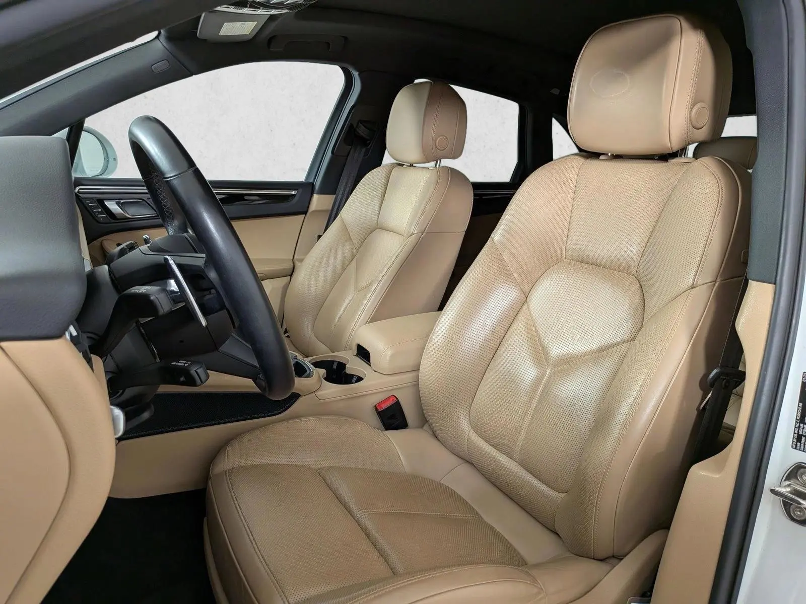 2023 Porsche Macan Base photo 5