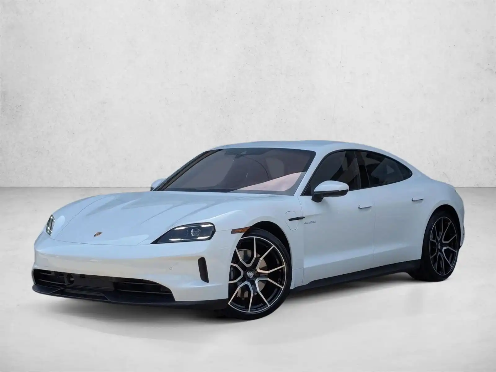 2026 Porsche Taycan 4's photo