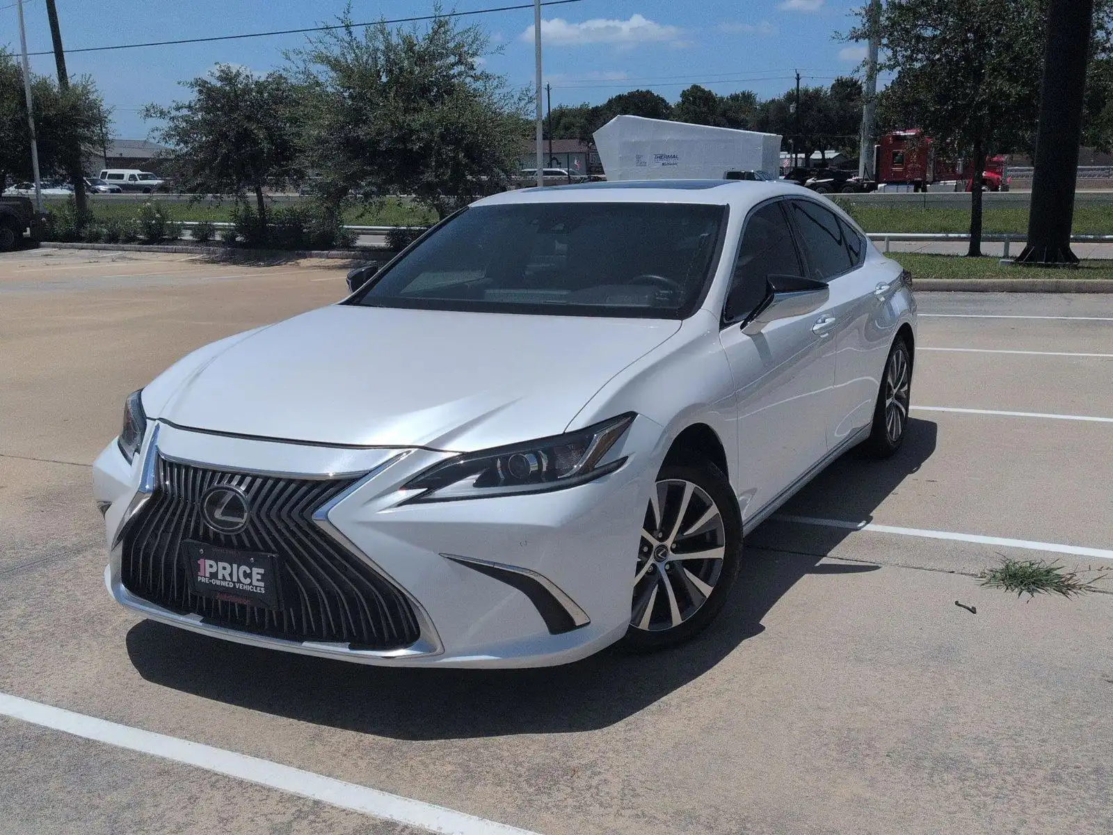 2021 Lexus ES 350 350's photo