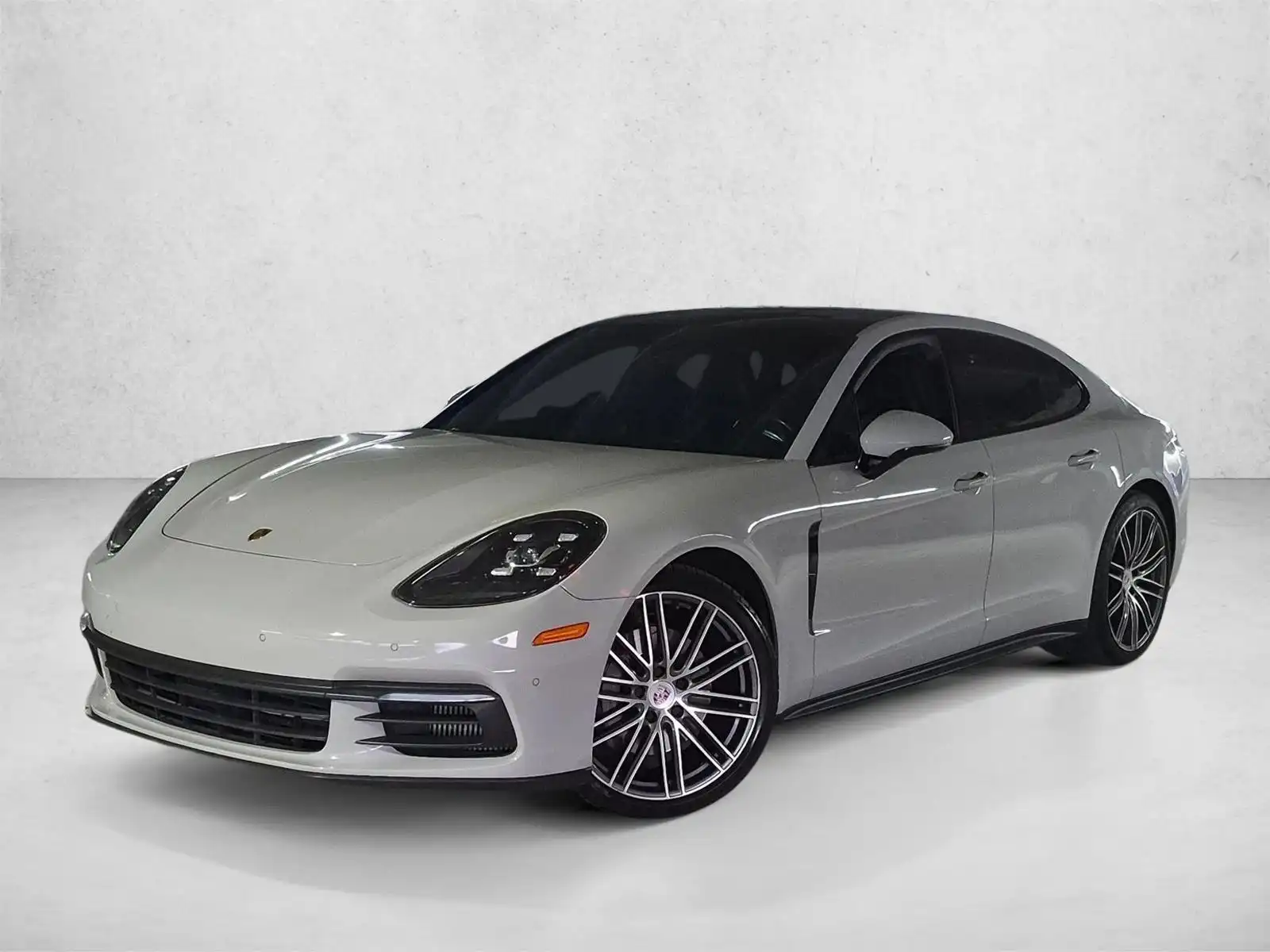 2020 Porsche Panamera 4S's photo