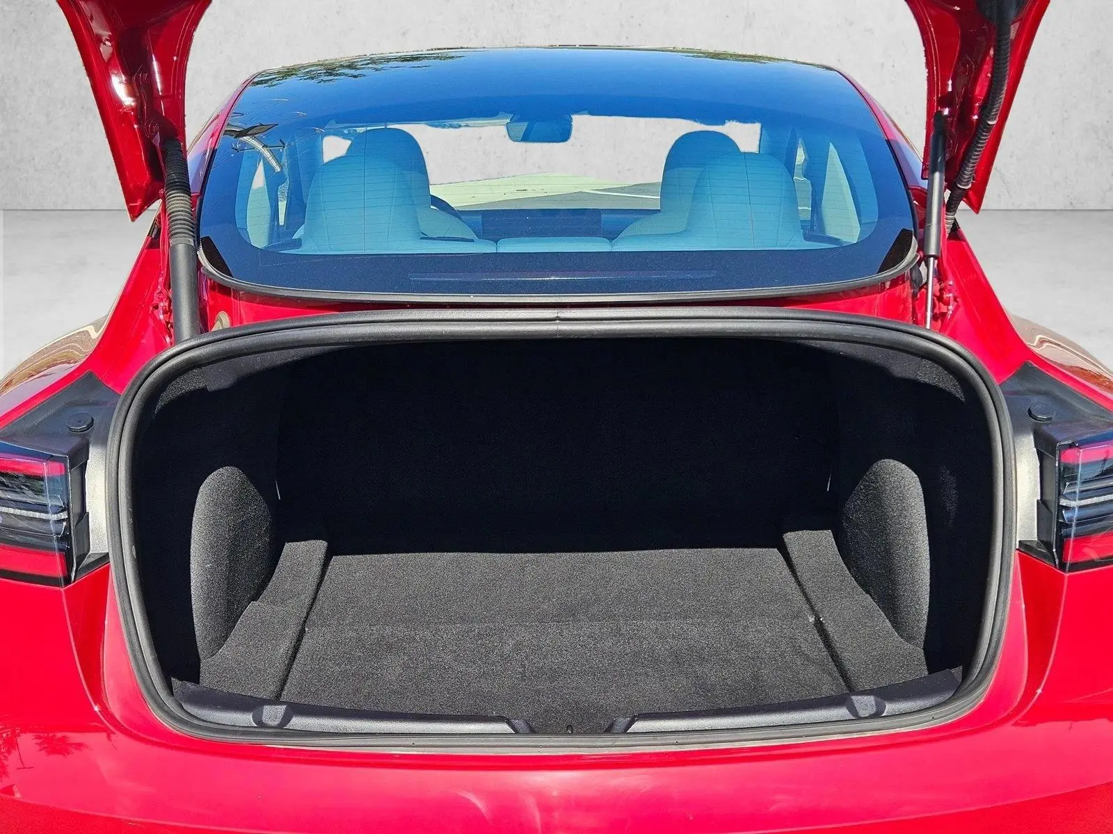 2023 Tesla Model 3 Performance photo 5