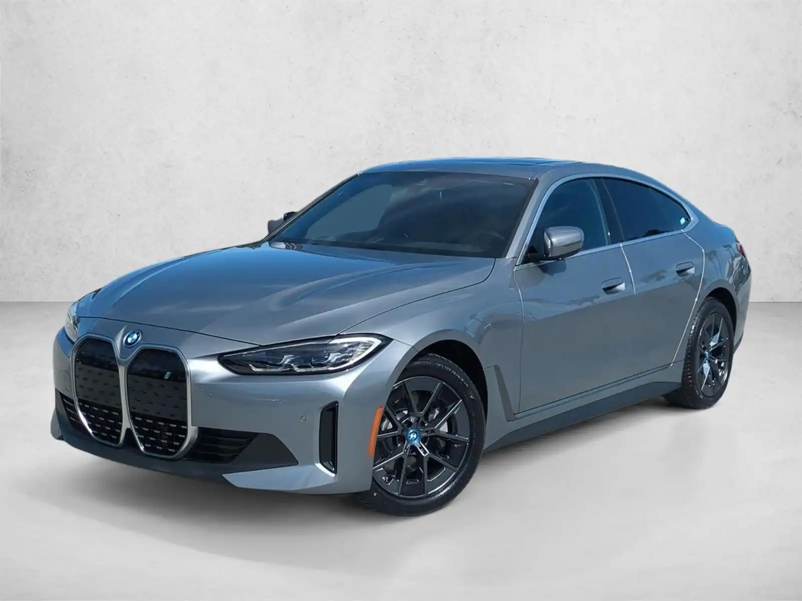 2024 BMW i4 eDrive35's photo