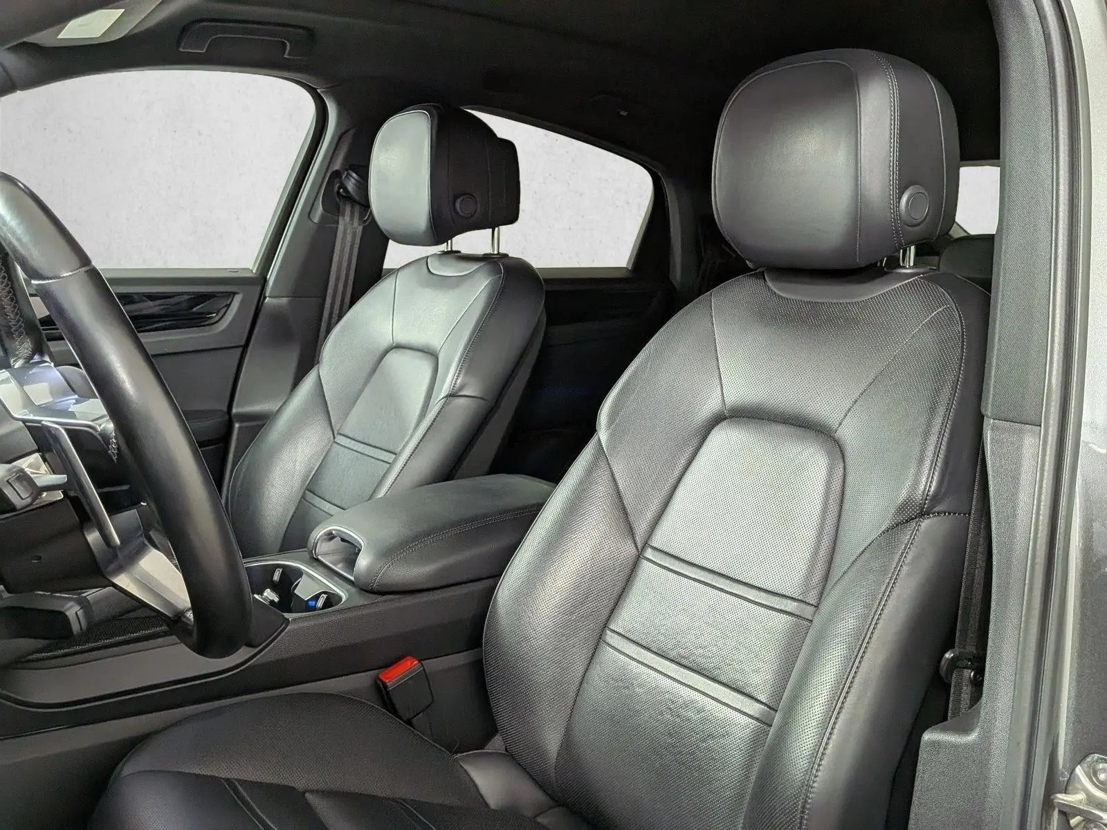 2021 Porsche Cayenne Base photo 5