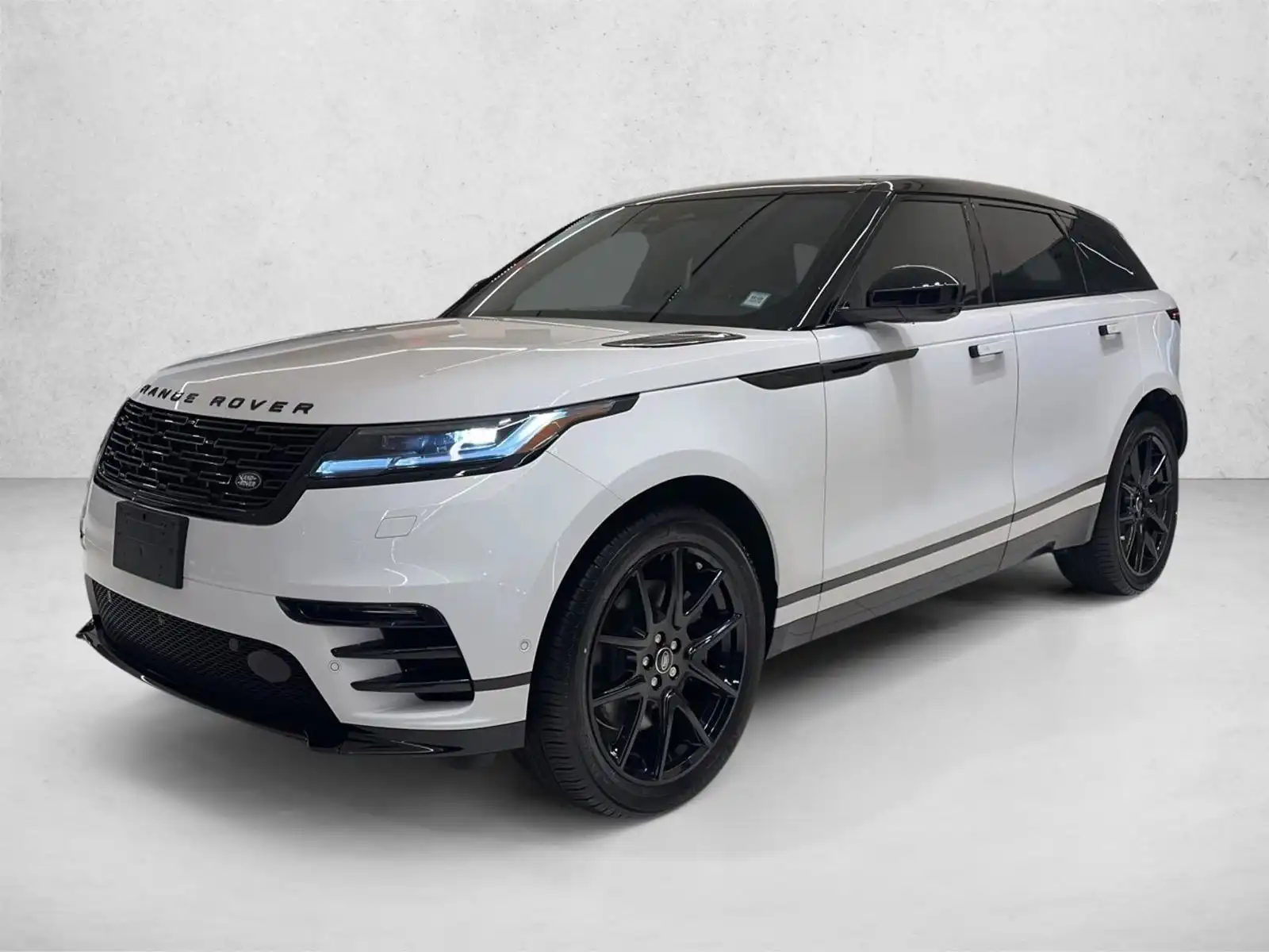 2026 Land Rover Range Rover Velar P400 Dynamic SE's photo