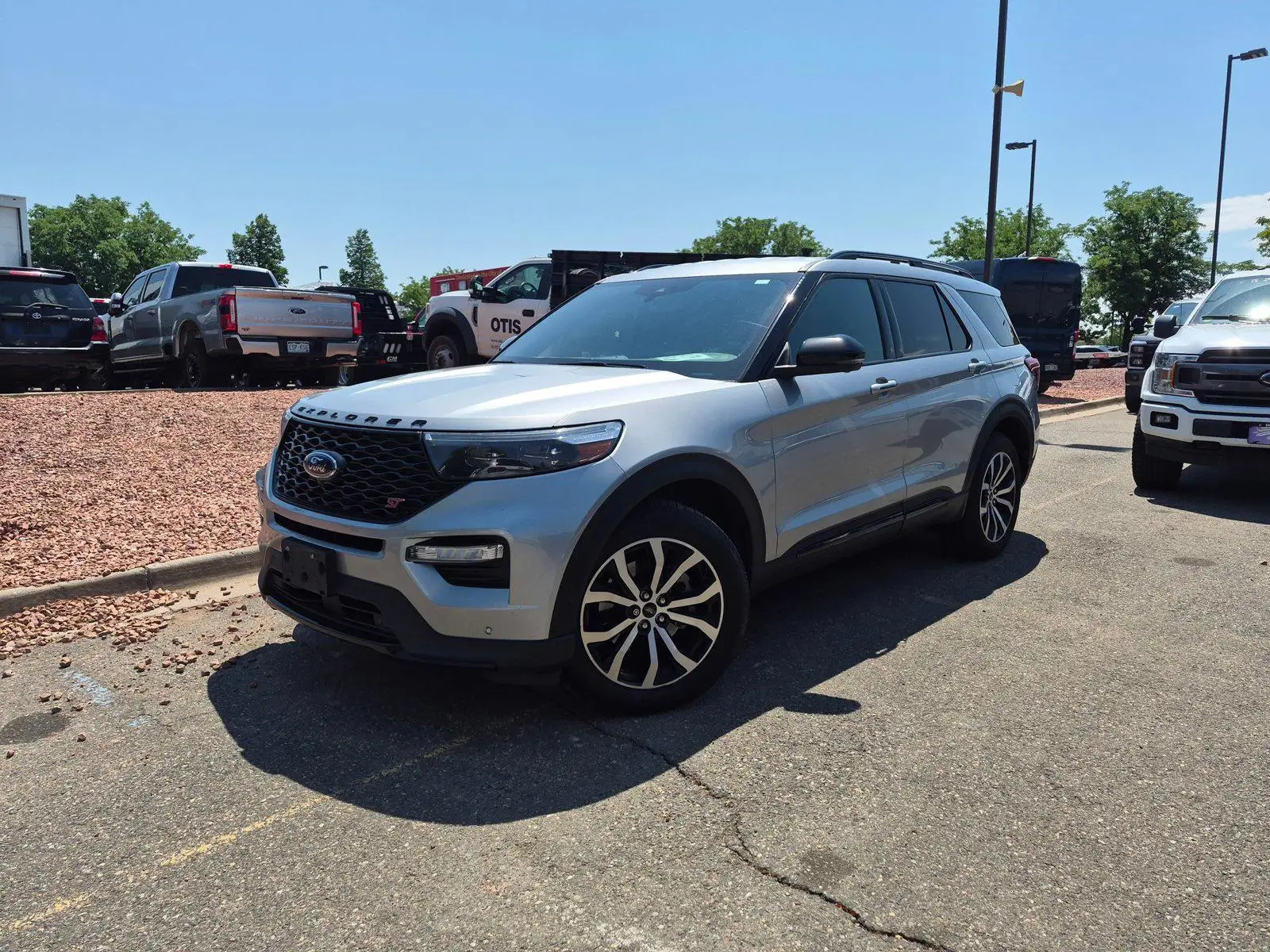 2020 Ford Explorer ST 4WD photo 1