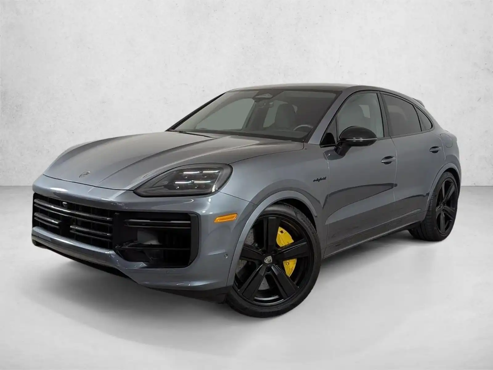 2026 Porsche Cayenne Turbo E-Hybrid's photo