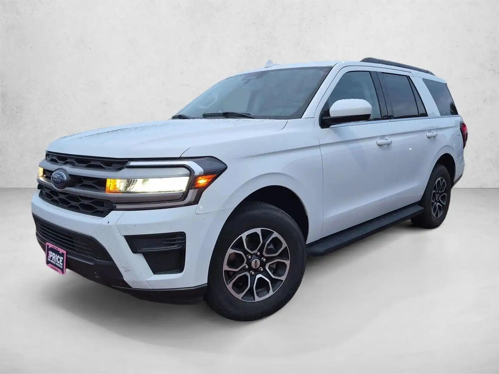 2024 Ford Expedition XLT 4WD's photo