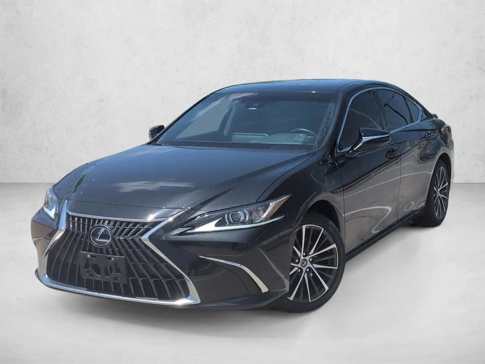 2022 Lexus ES 300h 300h's photo