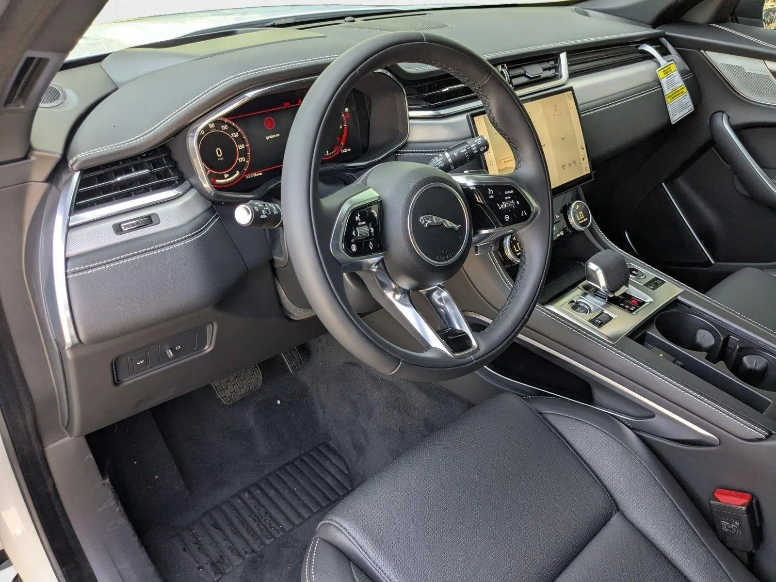 2026 Jaguar F-PACE P250 R-Dynamic S photo 3
