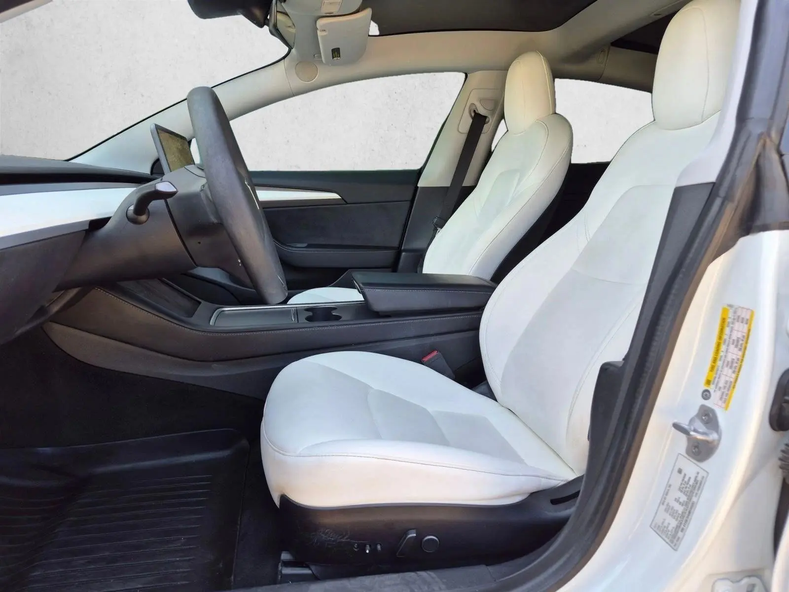 2021 Tesla Model 3 Standard Range Plus photo 5