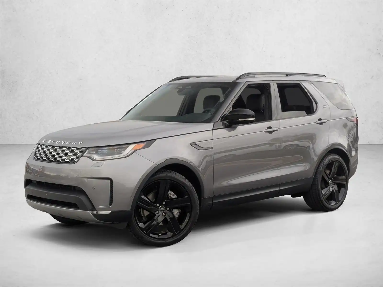 2025 Land Rover Discovery P300 S's photo