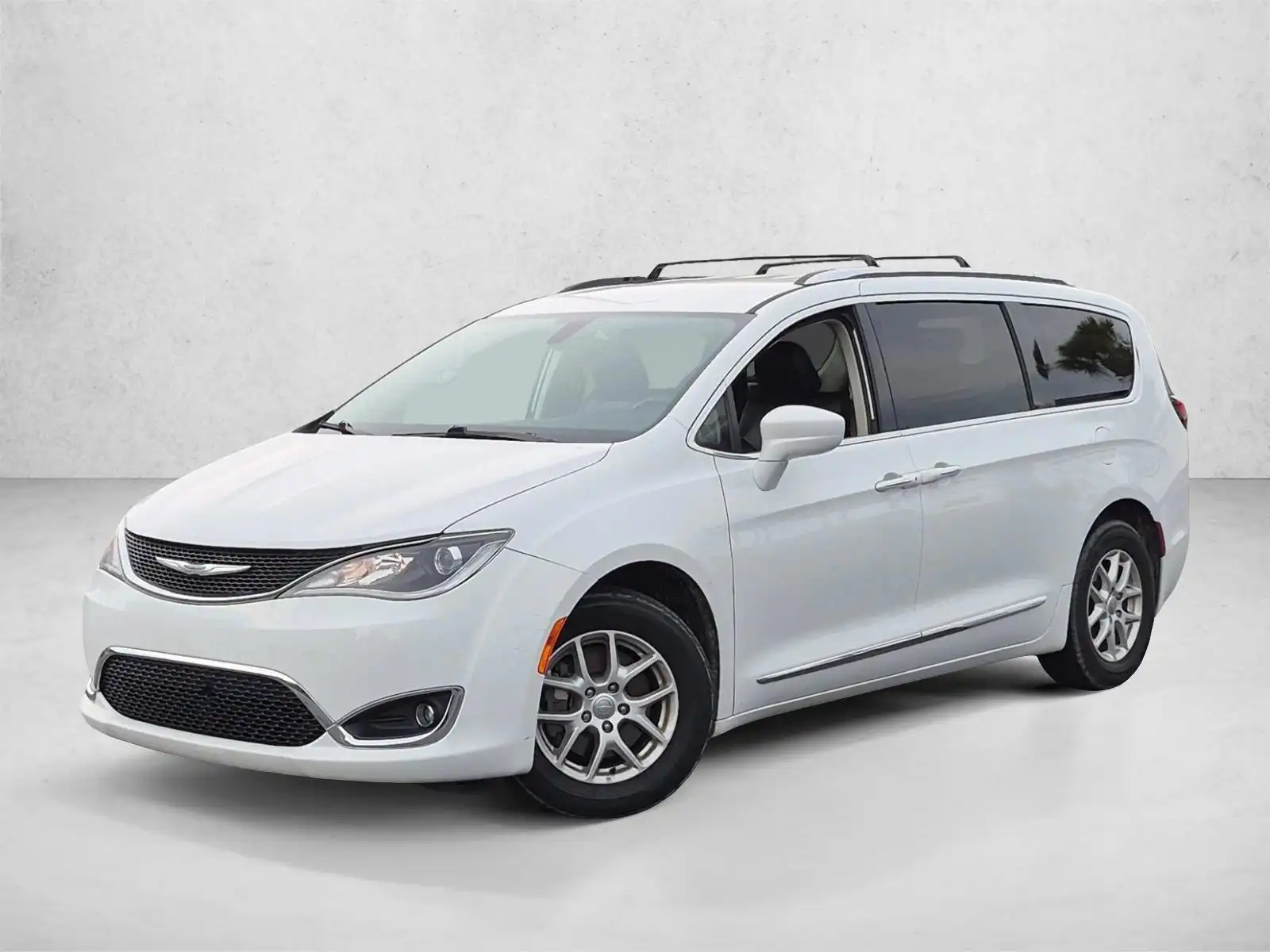 2020 Chrysler Pacifica Touring L's photo