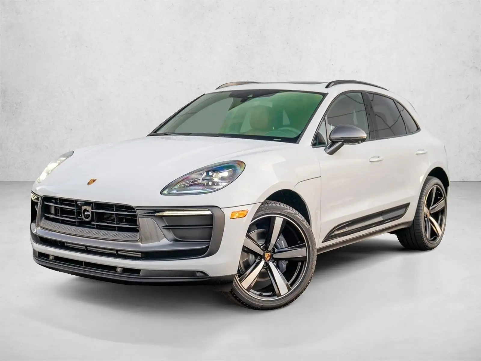 2026 Porsche Macan T's photo