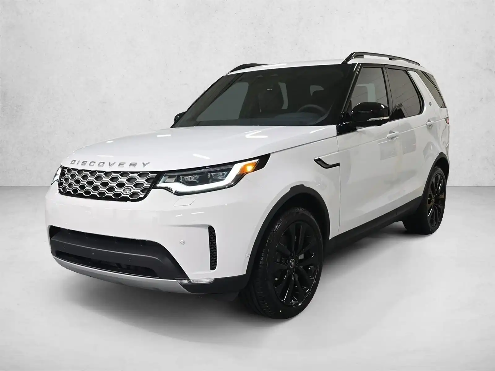 2026 Land Rover Discovery P300 S's photo