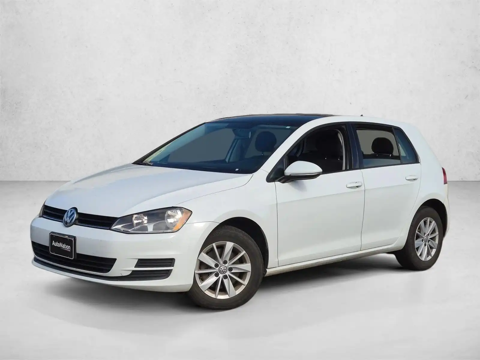 2016 Volkswagen Golf TSI S w/Sunroof 4-door Auto's photo