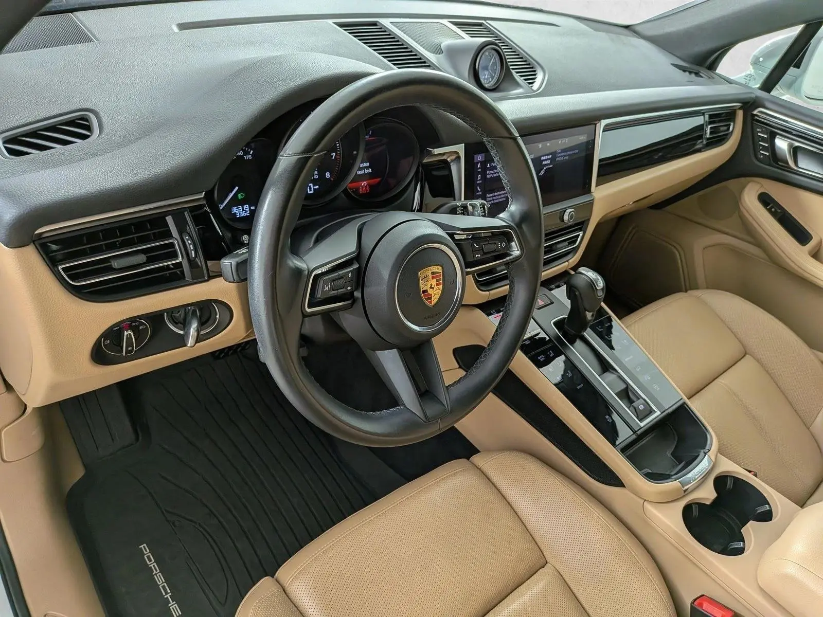 2023 Porsche Macan Base photo 4