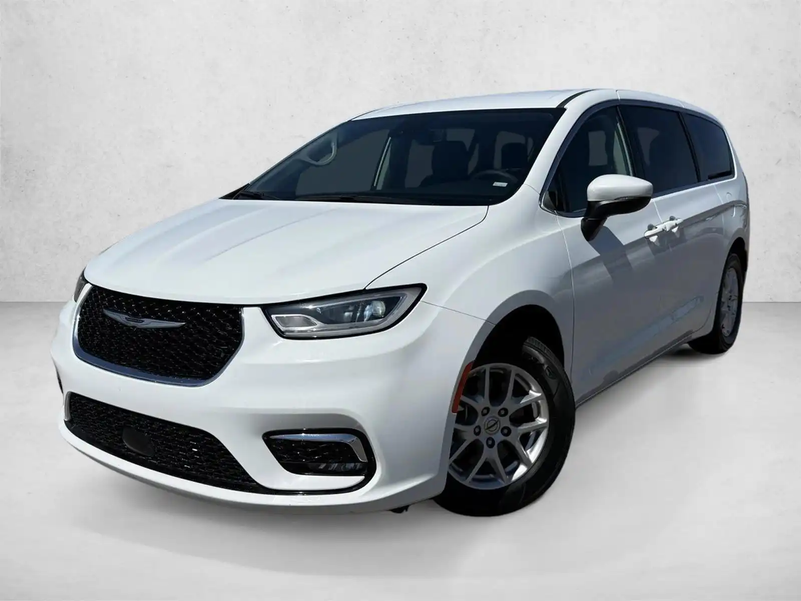 2023 Chrysler Pacifica Touring L's photo