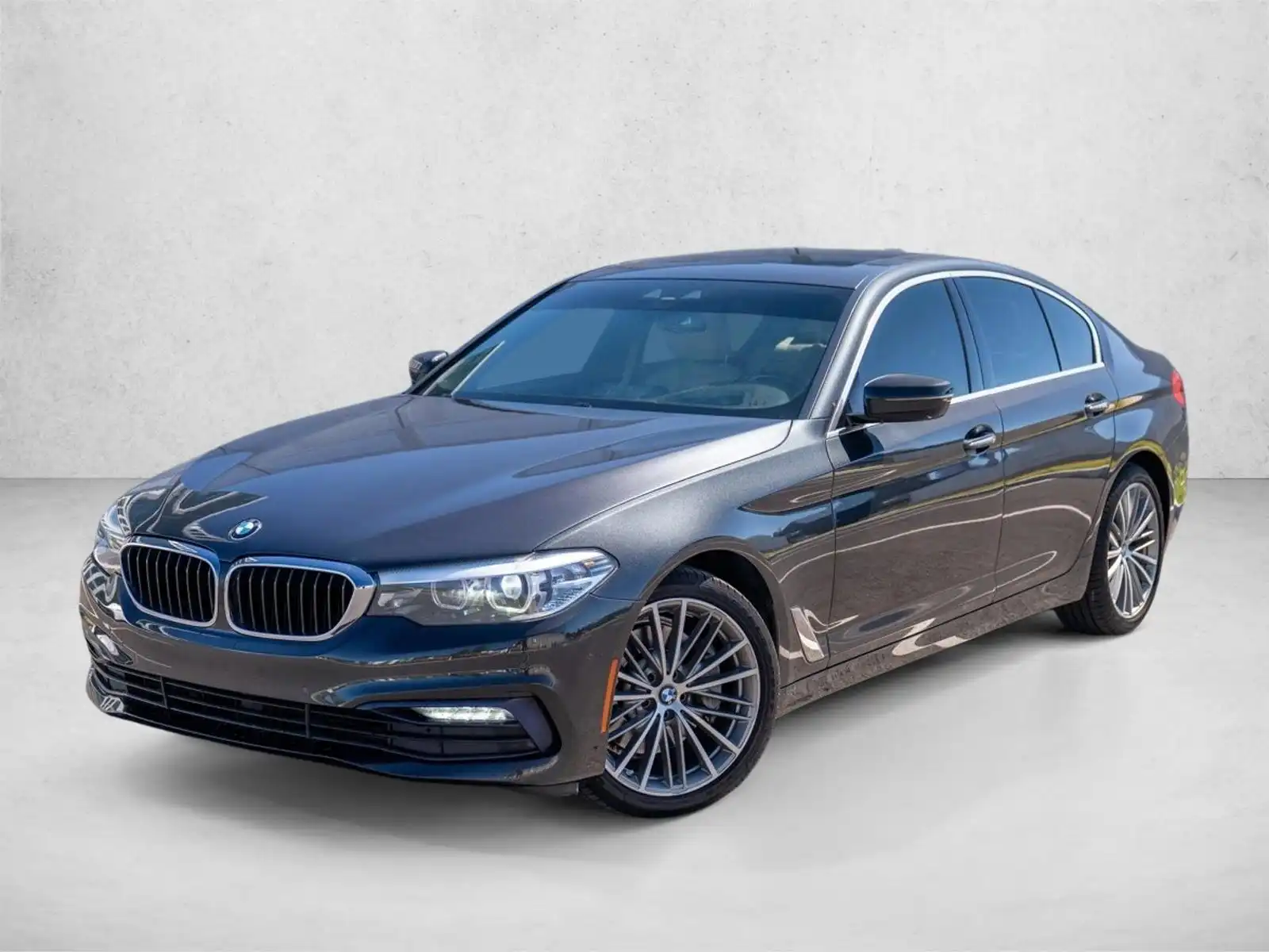 2018 BMW 5 Series 530i Sedan's photo