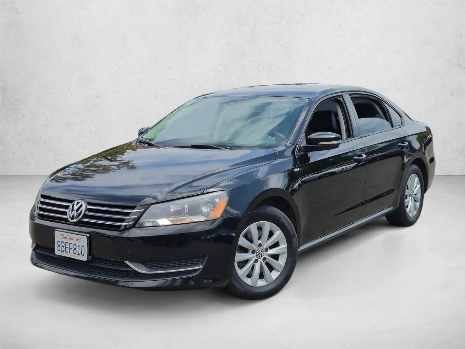 2014 Volkswagen Passat 1.8T S DSG PZEV's photo
