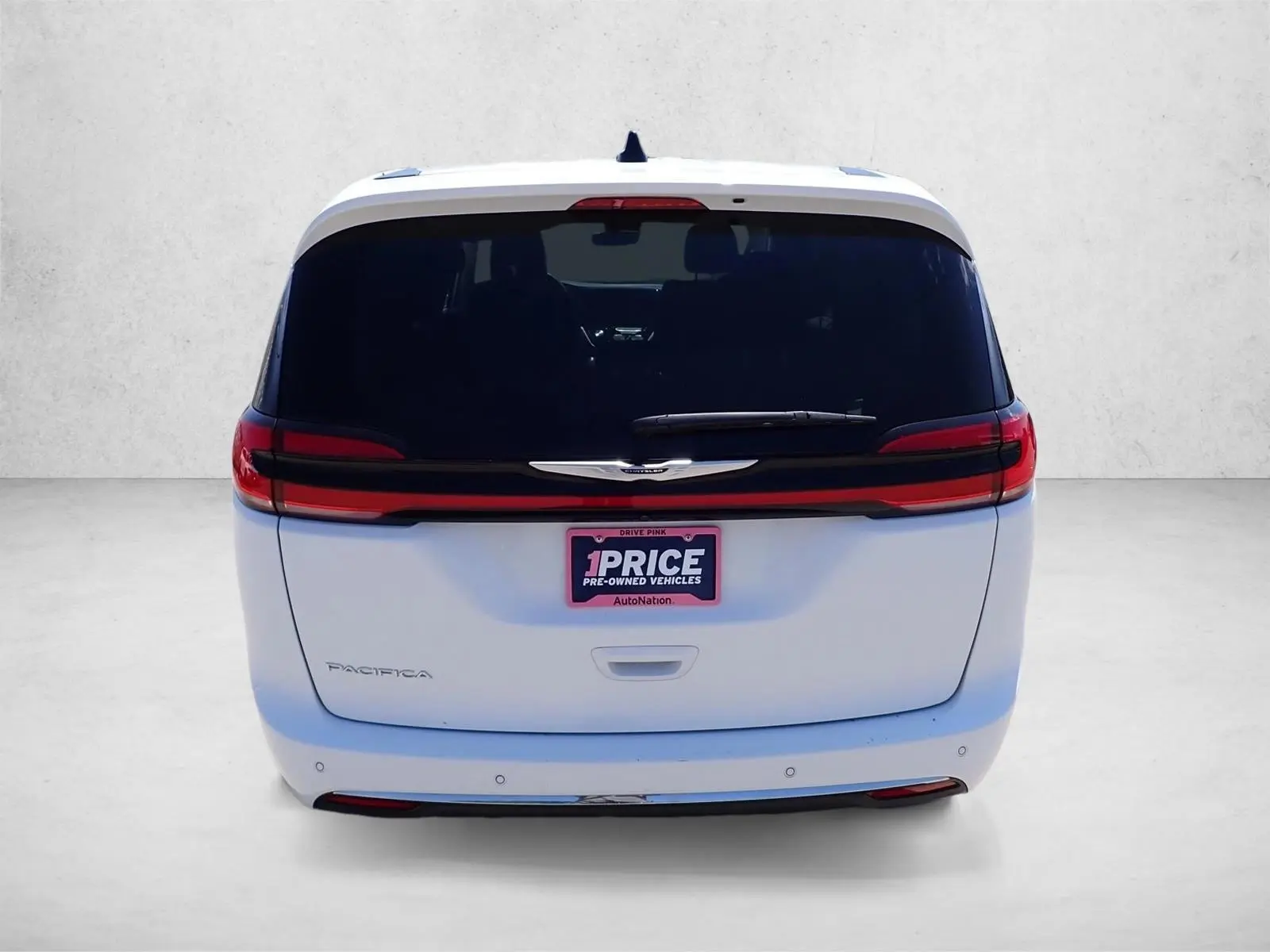 2024 Chrysler Pacifica Touring L photo 3