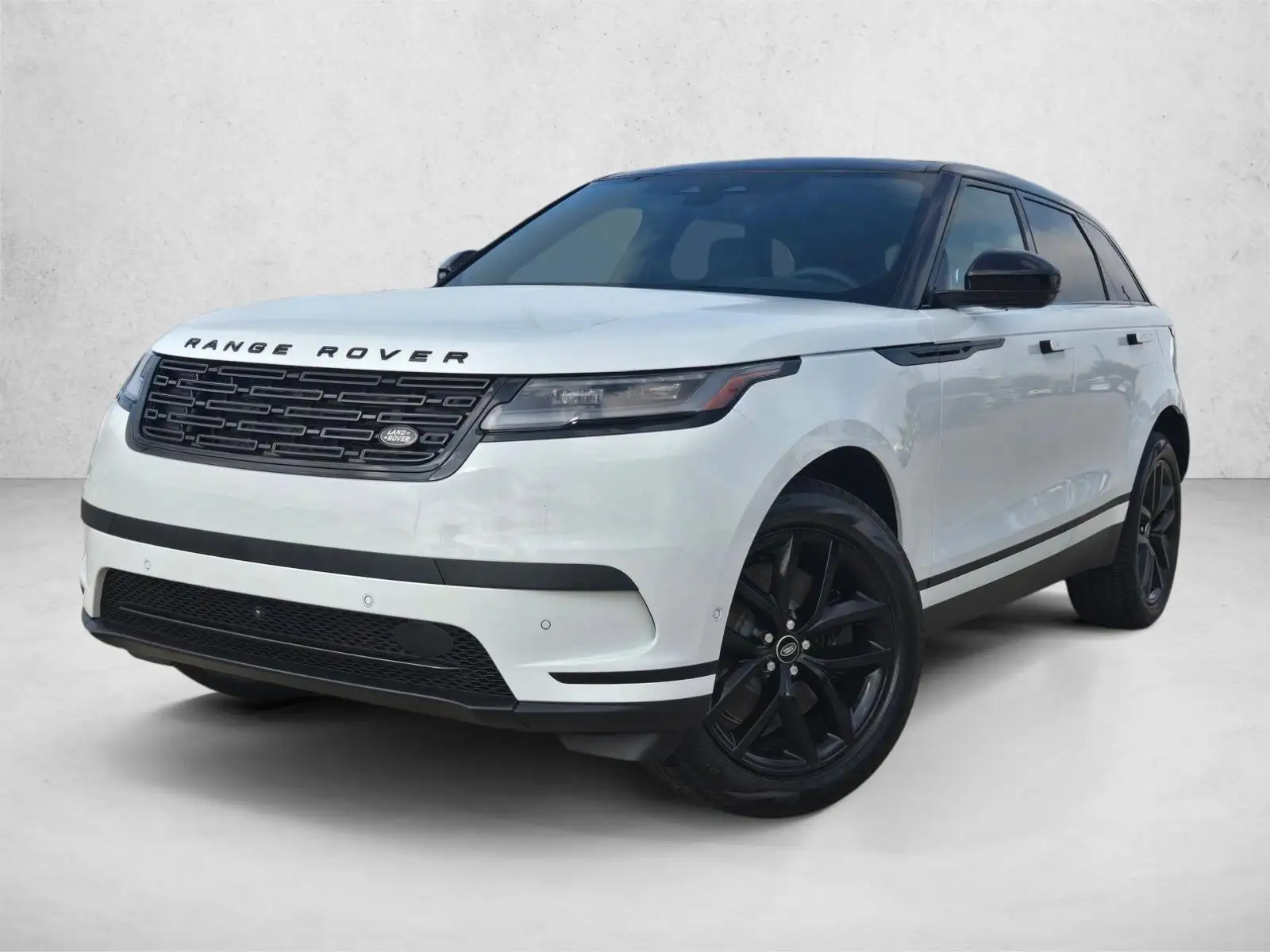 2026 Land Rover Range Rover Velar P250 S's photo