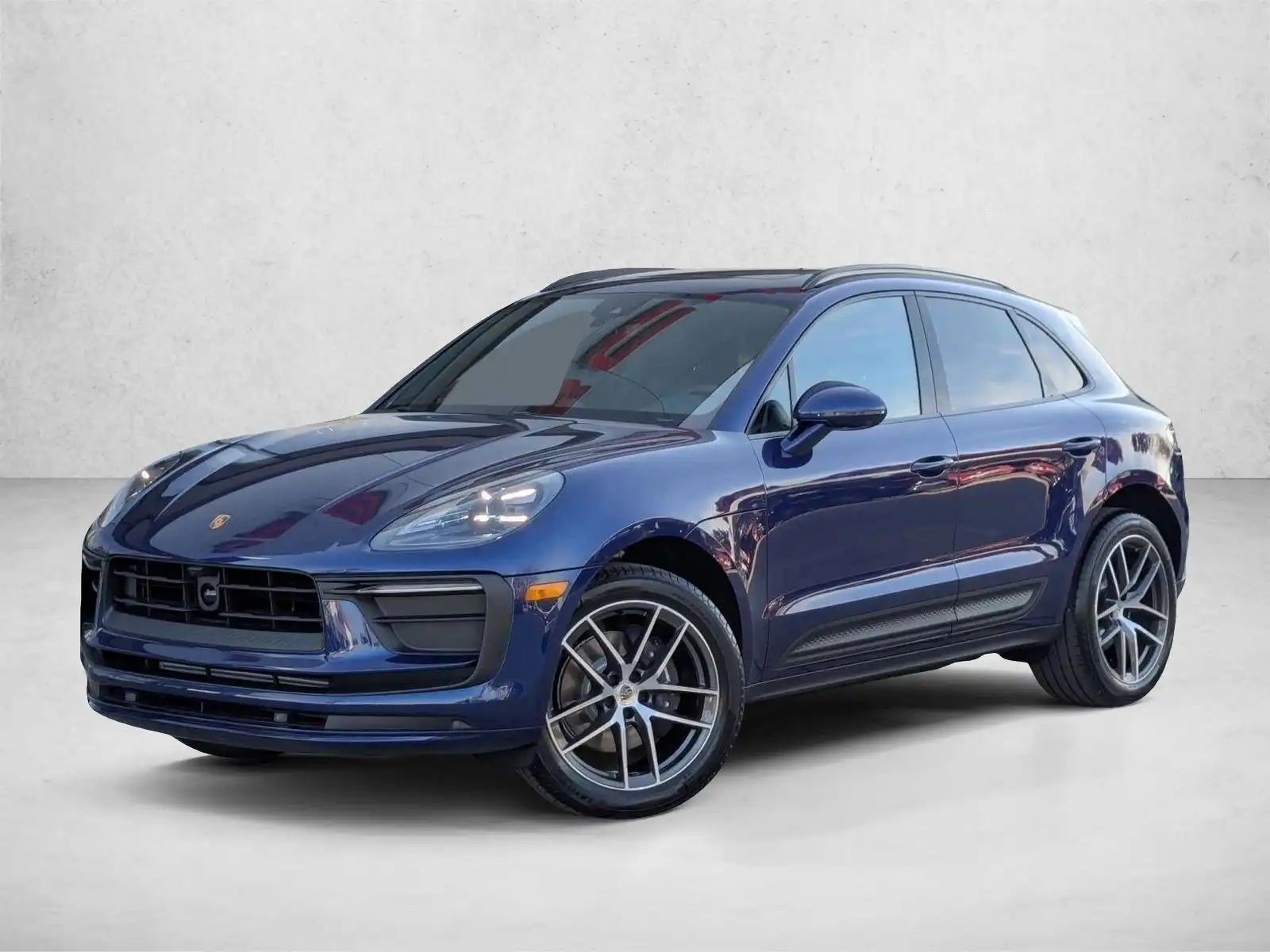 2026 Porsche Macan T's photo