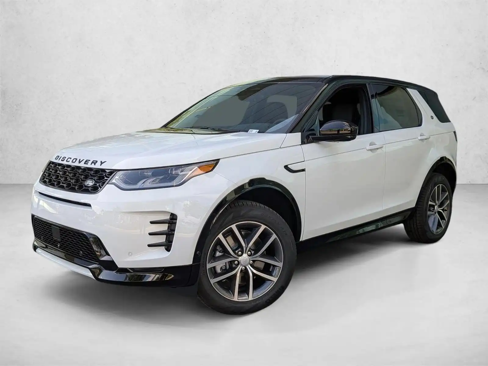 2026 Land Rover Discovery Sport 2.0 Landmark Edition's photo