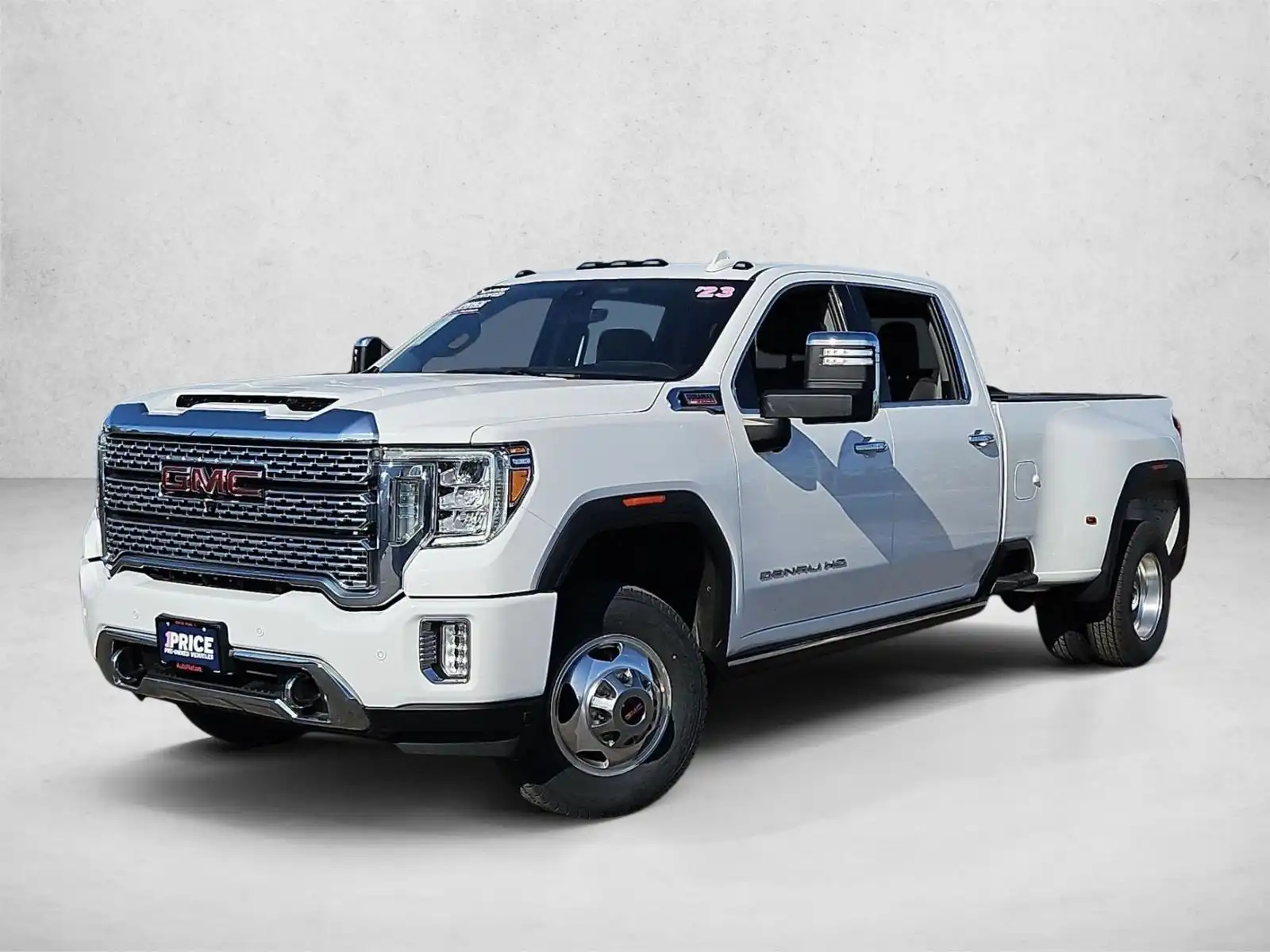 2023 GMC Sierra 4WD Crew Cab Long Box DRW Denali's photo