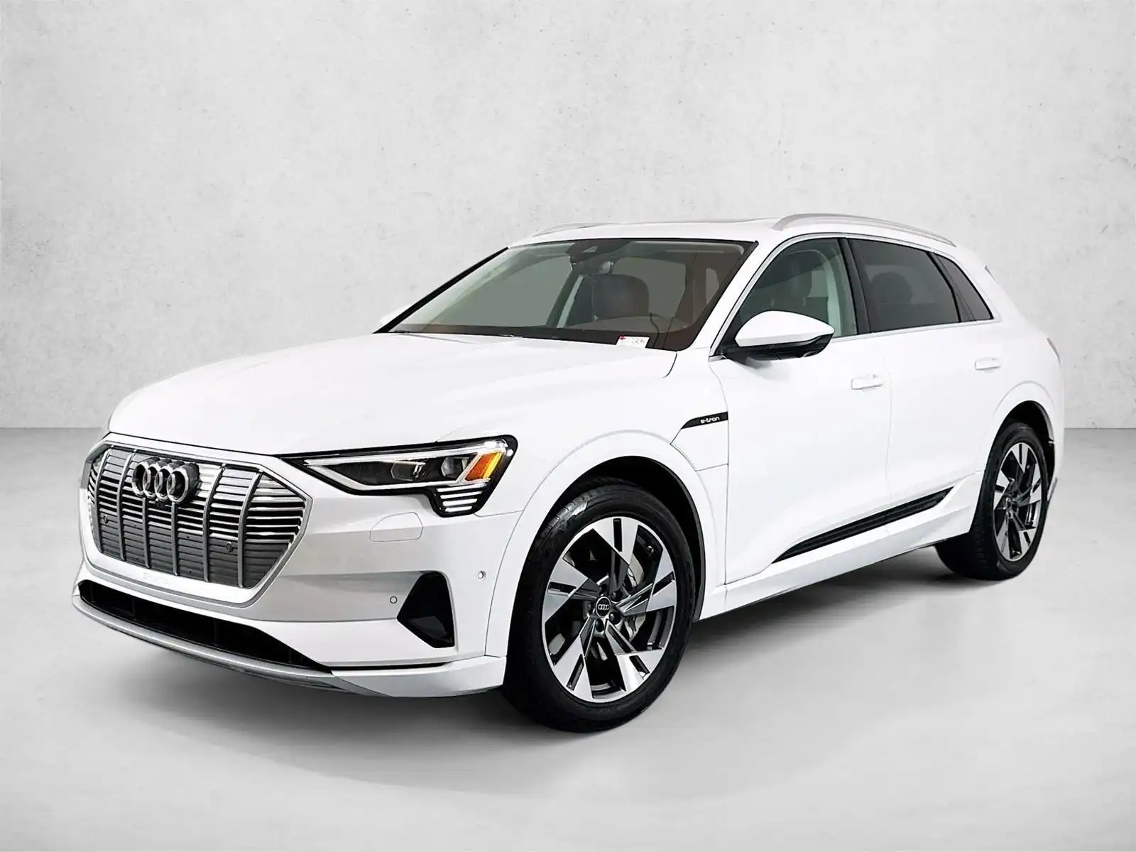 2022 Audi e-tron 95 kWh Premium Plus quattro's photo