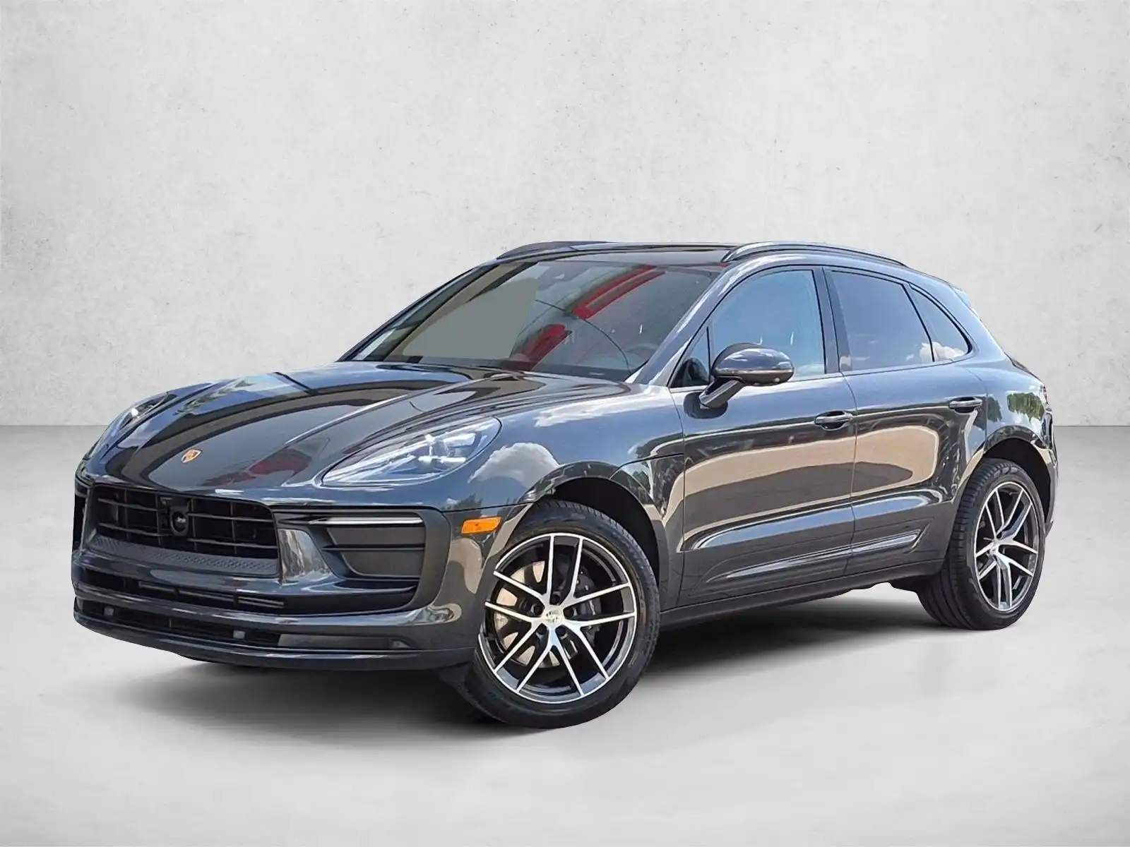 2026 Porsche Macan T's photo