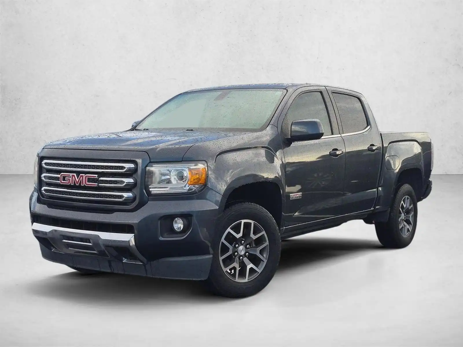 2015 GMC Canyon SLE 2WD Crew Cab Short Box's photo