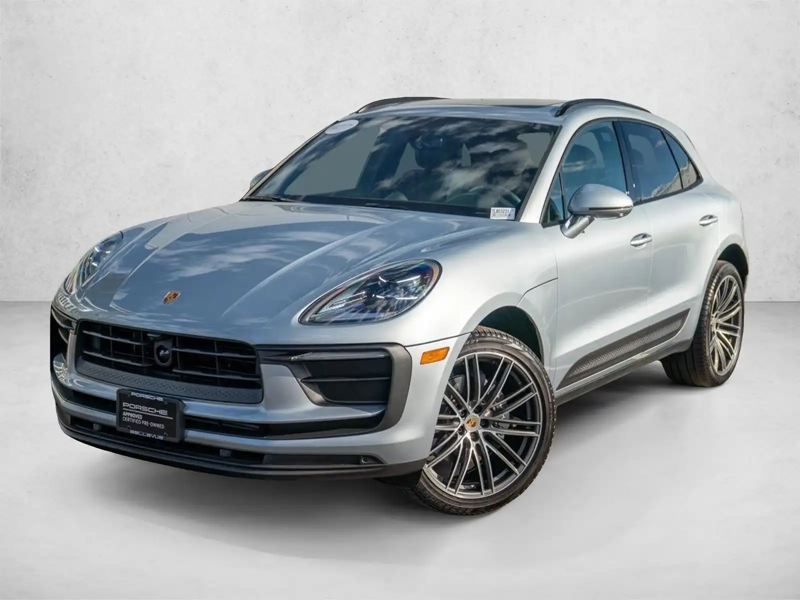 2026 Porsche Macan T's photo