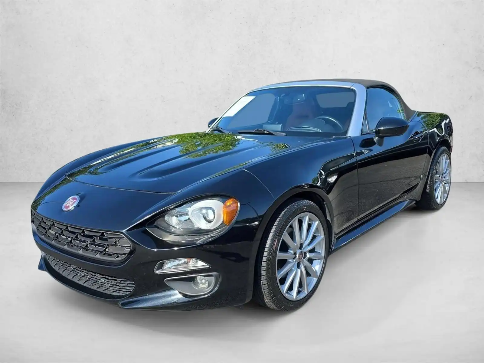2017 FIAT 124 Spider 1.4 Lusso's photo